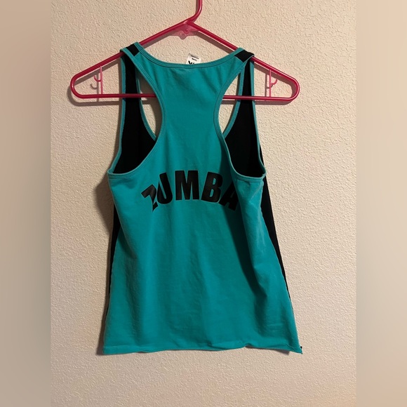 💃🏾 Set of Three Imperfect Zumba Tanks Size Large - Picture 14 of 15